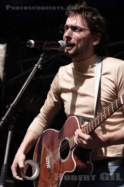 DIDIER SUPER - 2006-04-02 - PARIS - Place de la Republique - 